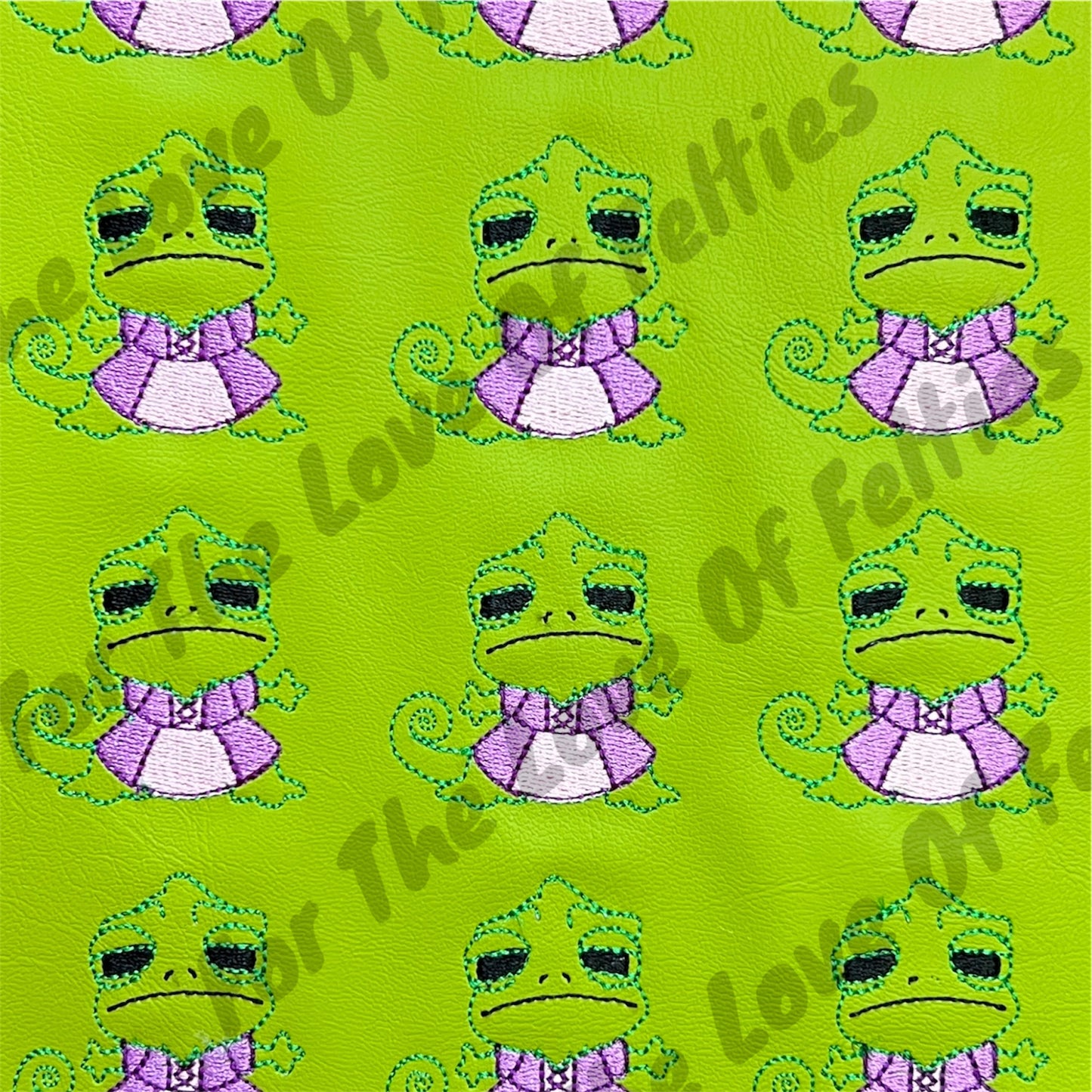Chameleon In Dress Feltie
