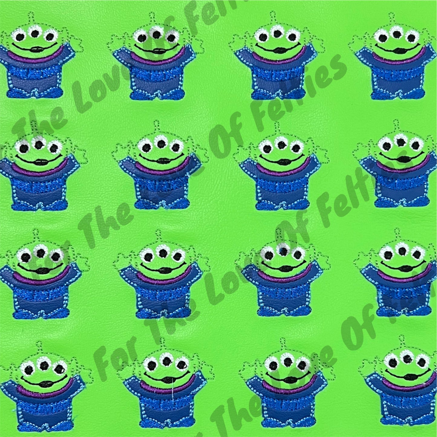 Toy Alien Feltie