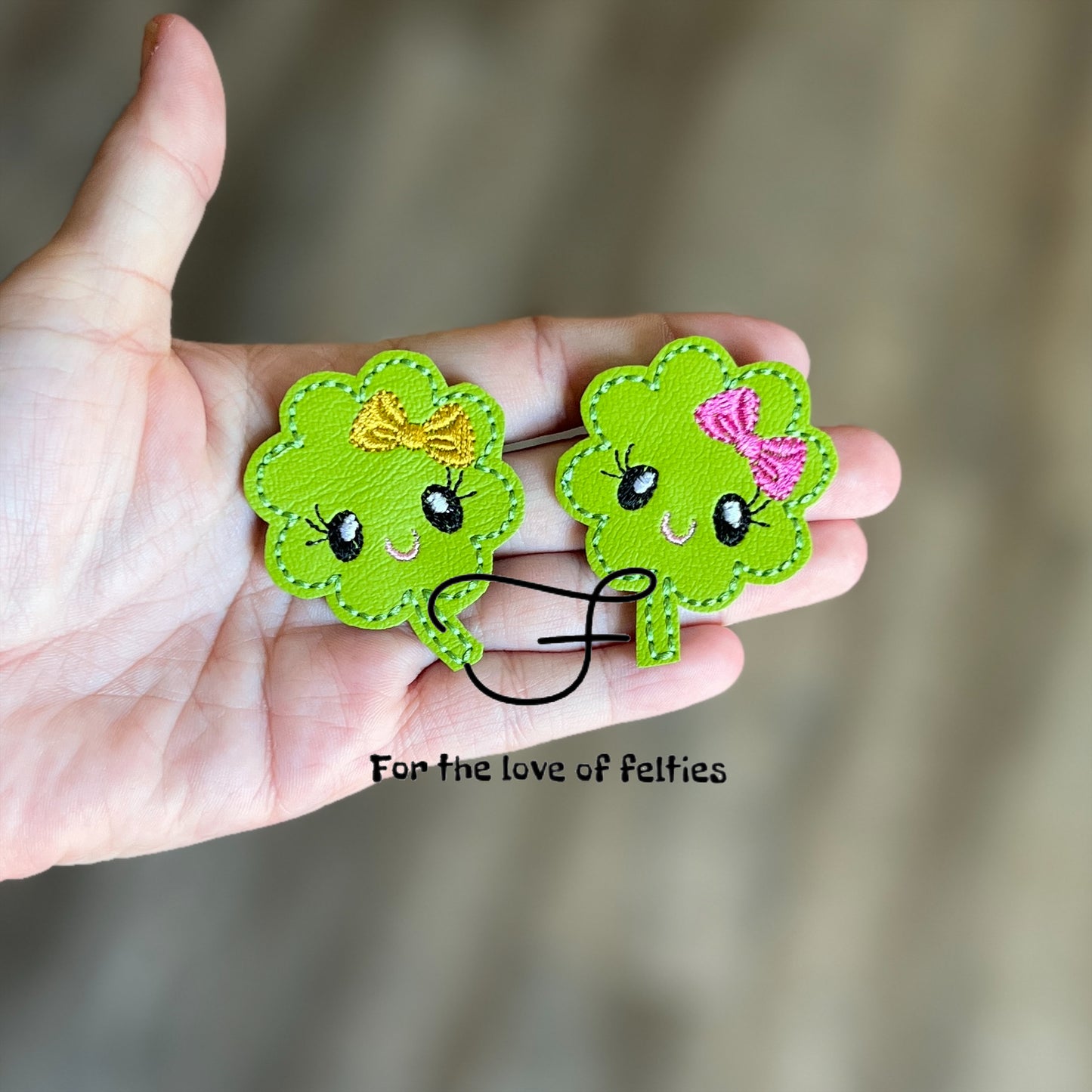 Smiley Shamrock Feltie