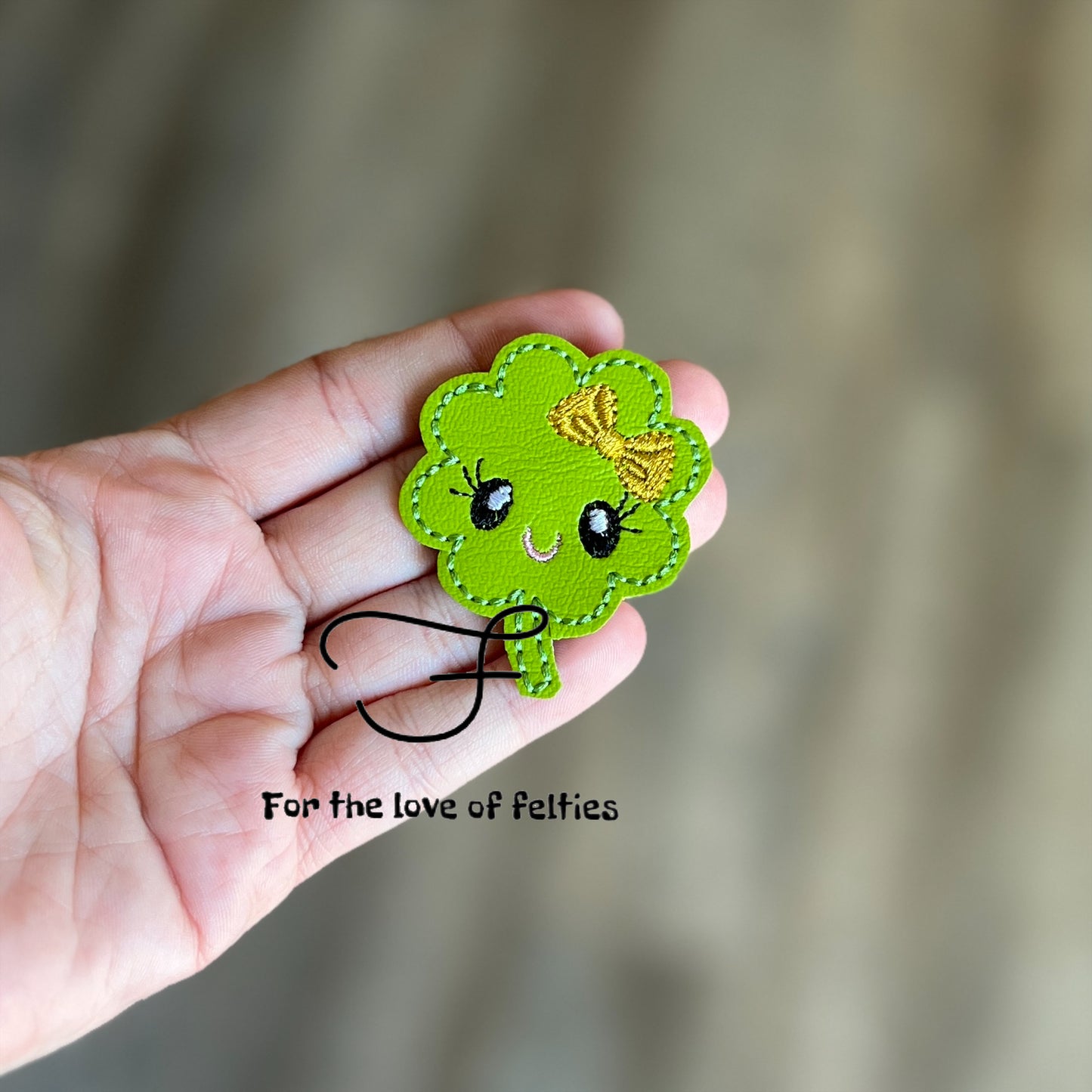 Smiley Shamrock Feltie