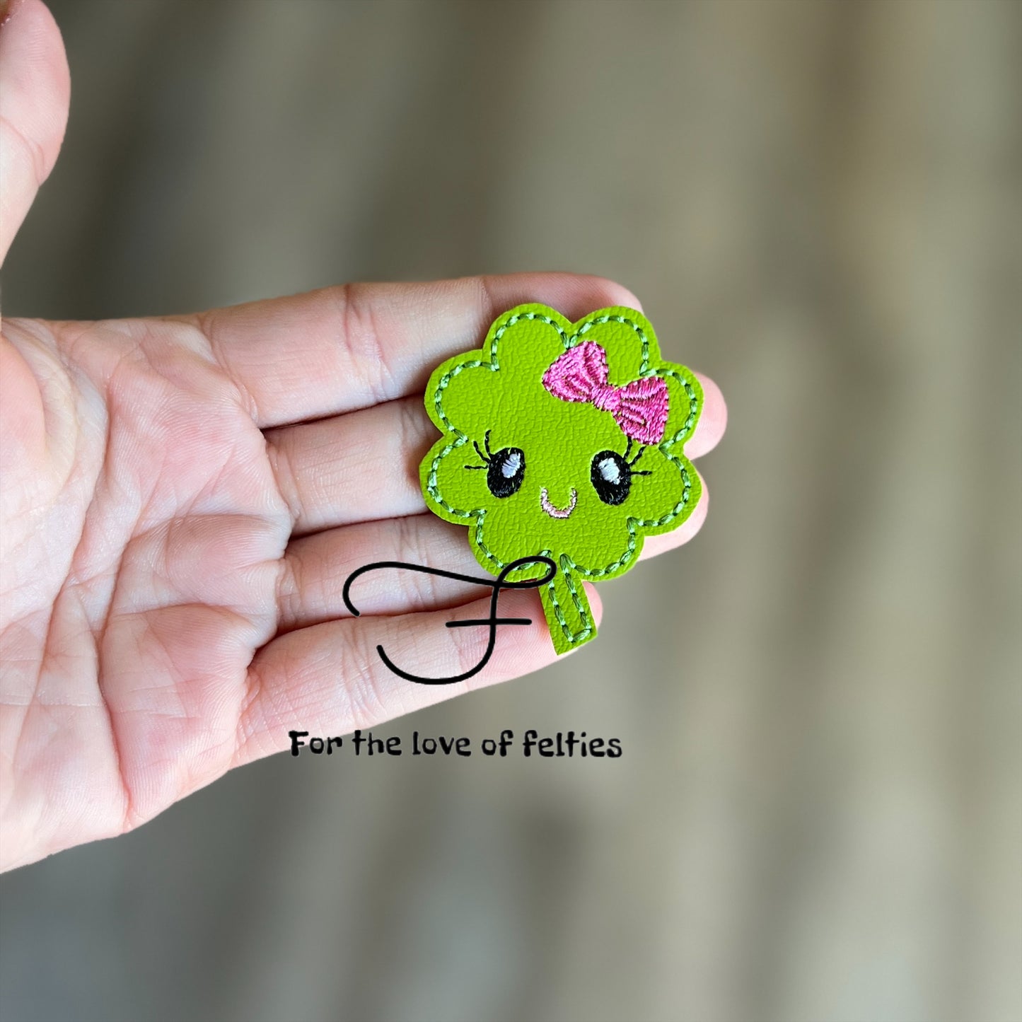 Smiley Shamrock Feltie