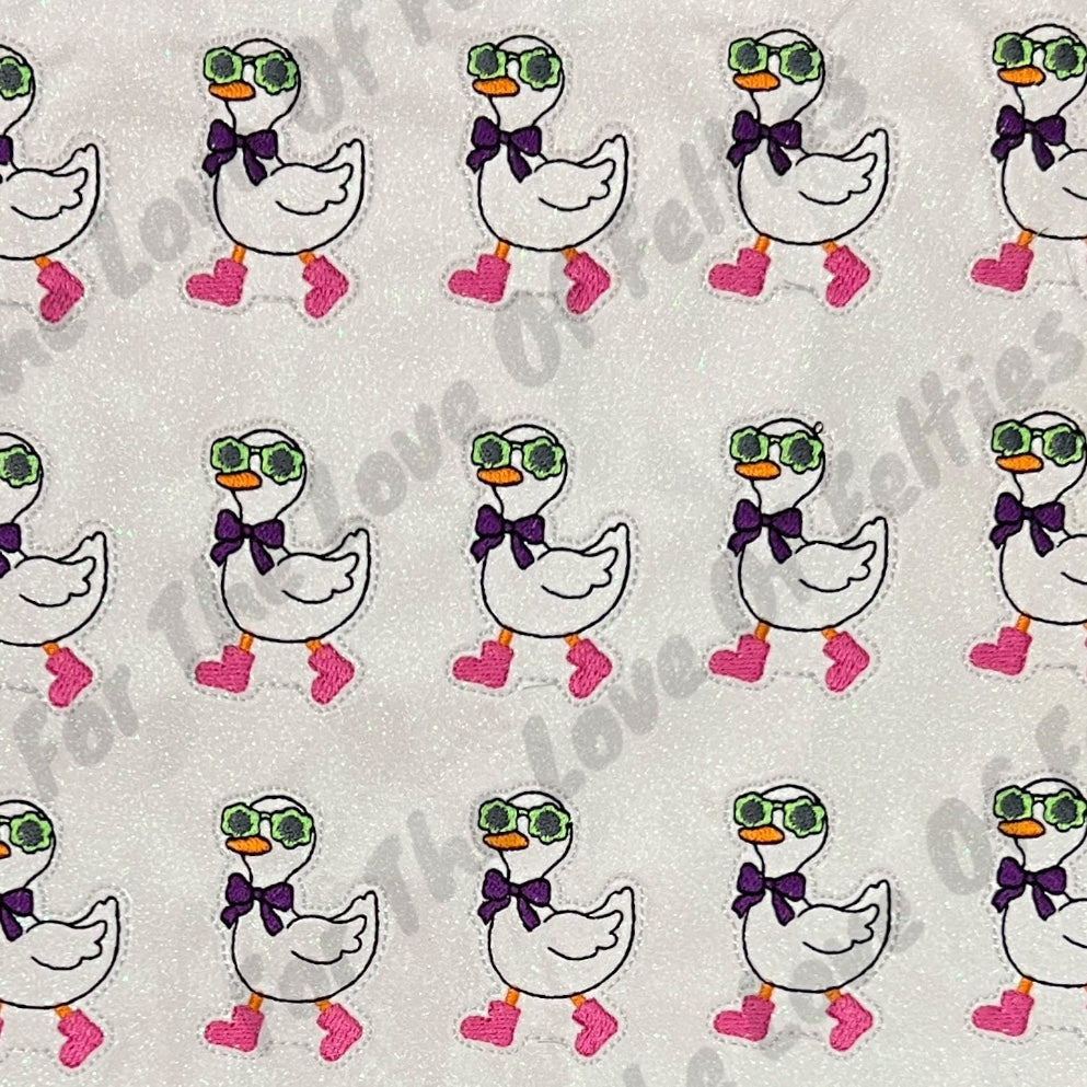 Goose With Sunglasses Feltie