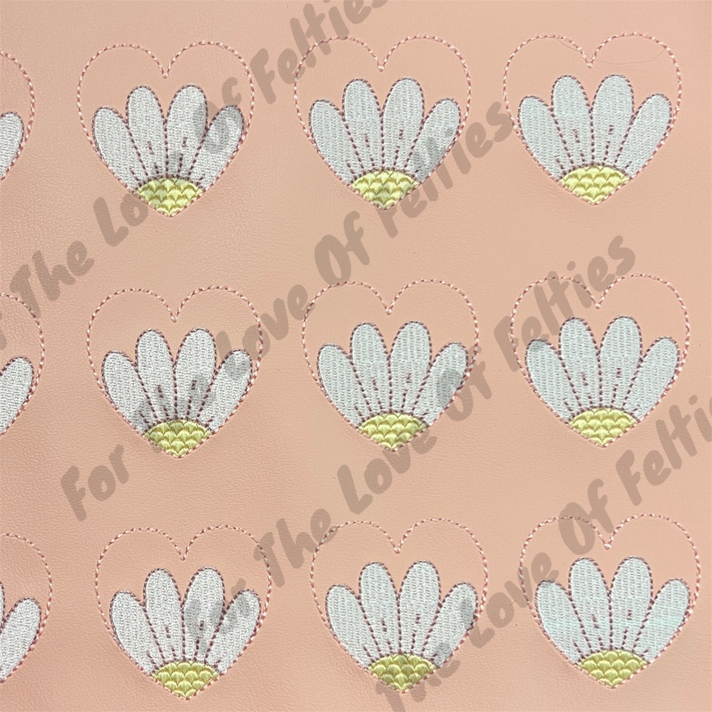 Daisy Heart Feltie