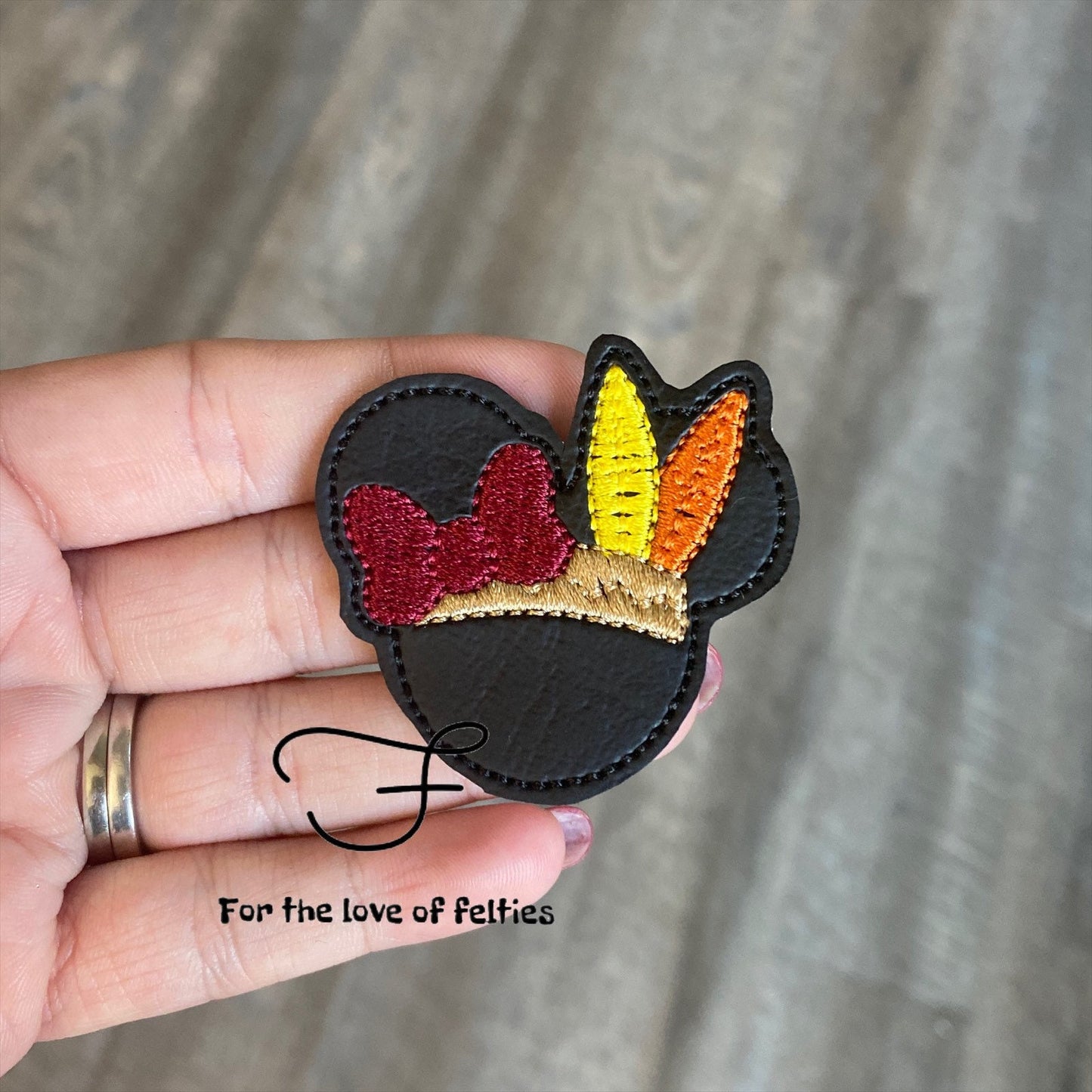 Mouse Indian Head Feltie