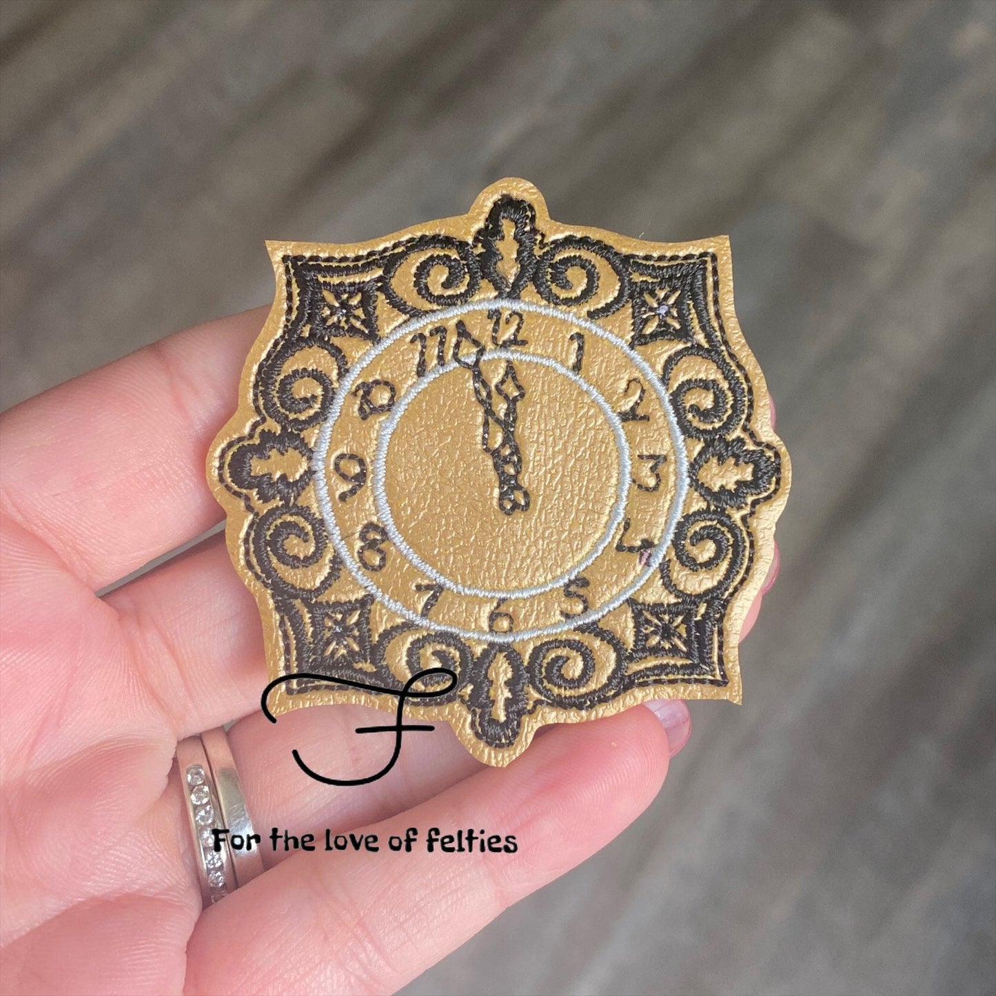Midnight Clock Feltie