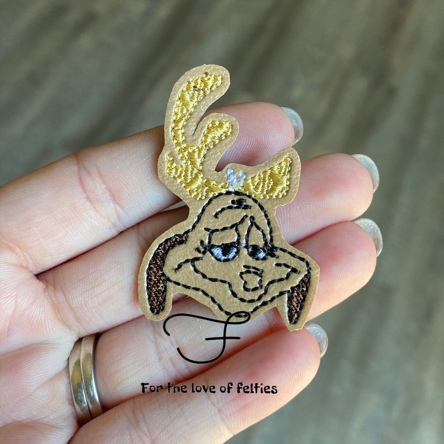 Max the Dog Head Feltie