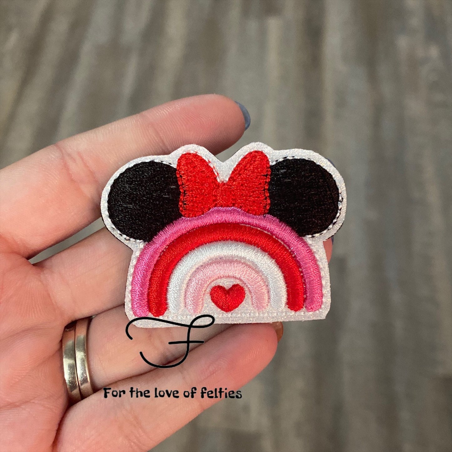 Minnie Valentine Rainbow Feltie