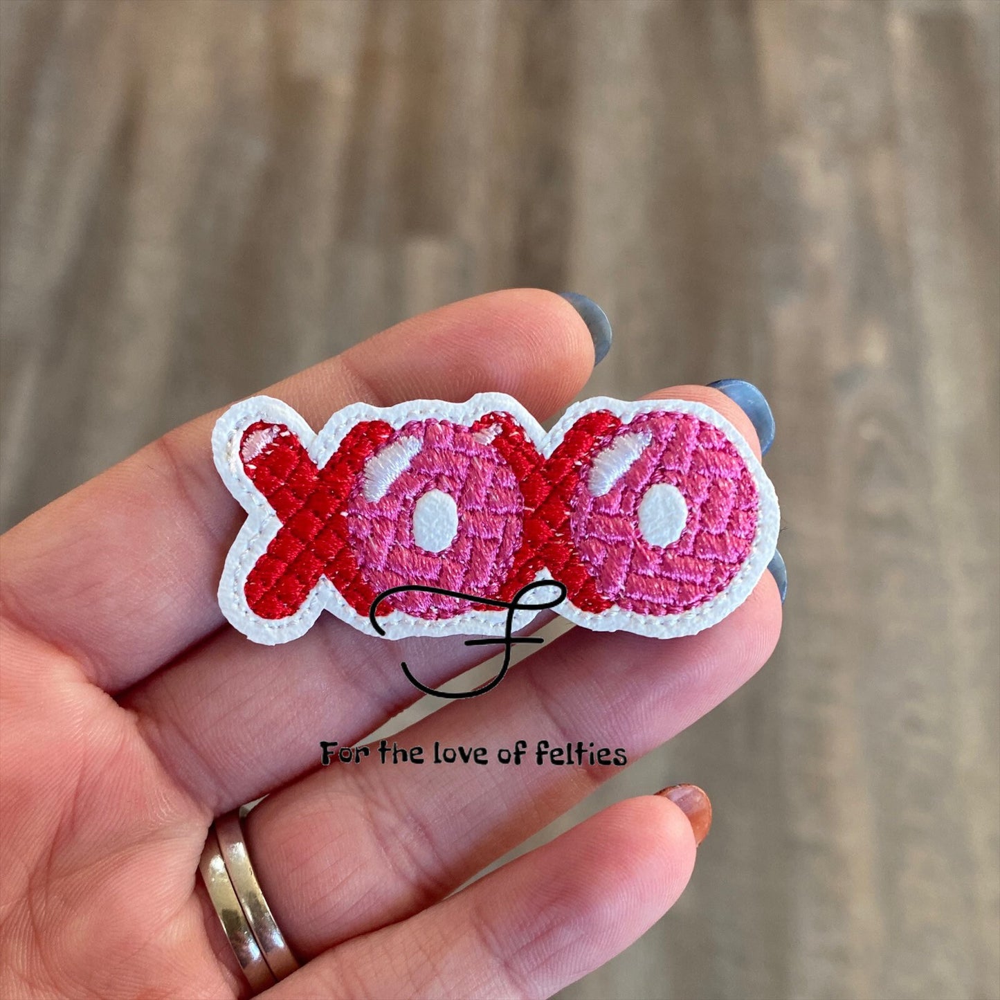 XOXO Bubble Feltie