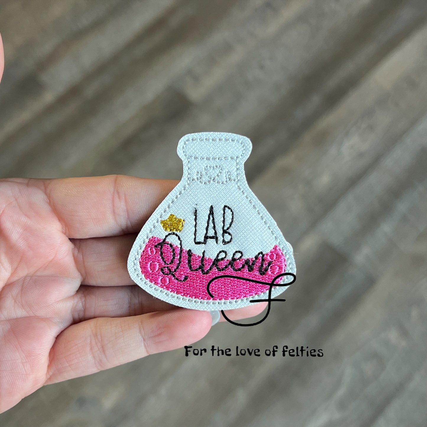 Lab Queen Feltie