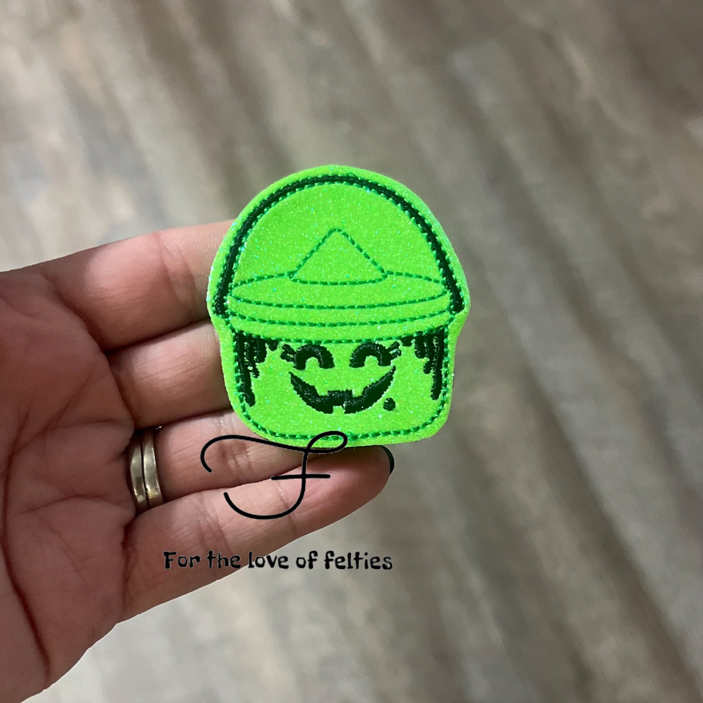 Witch Bucket Feltie