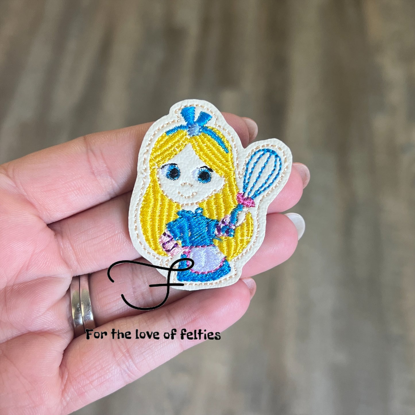 Alice Bakery Feltie