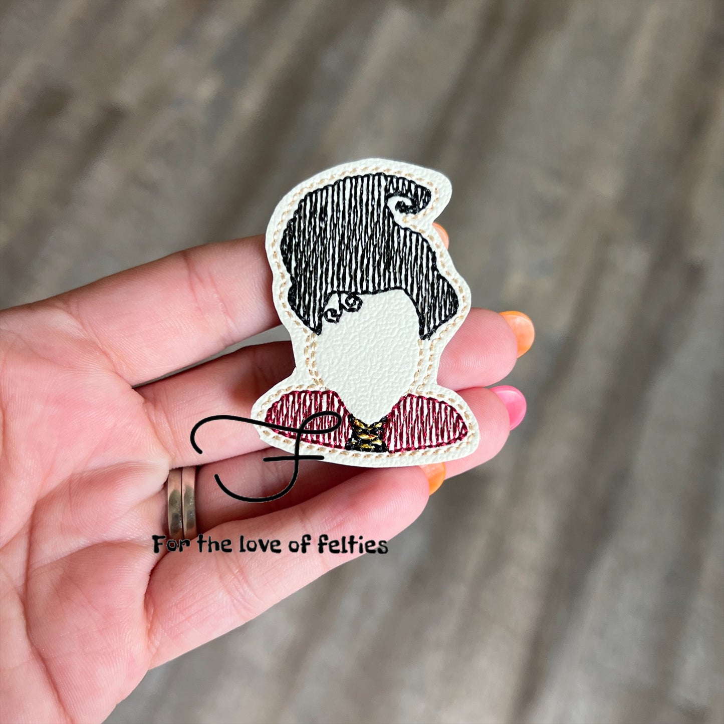 Mary Head No Face Feltie