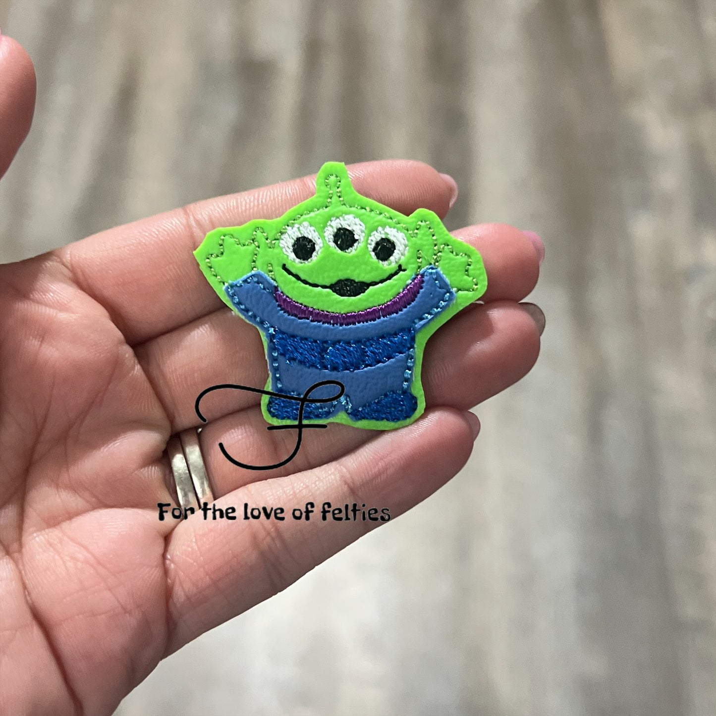 Toy Alien Feltie