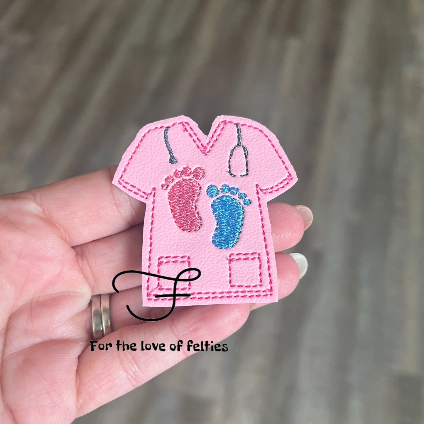 Labor And Delivery Scrub Top Feltie