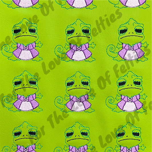 Chameleon In Dress Feltie