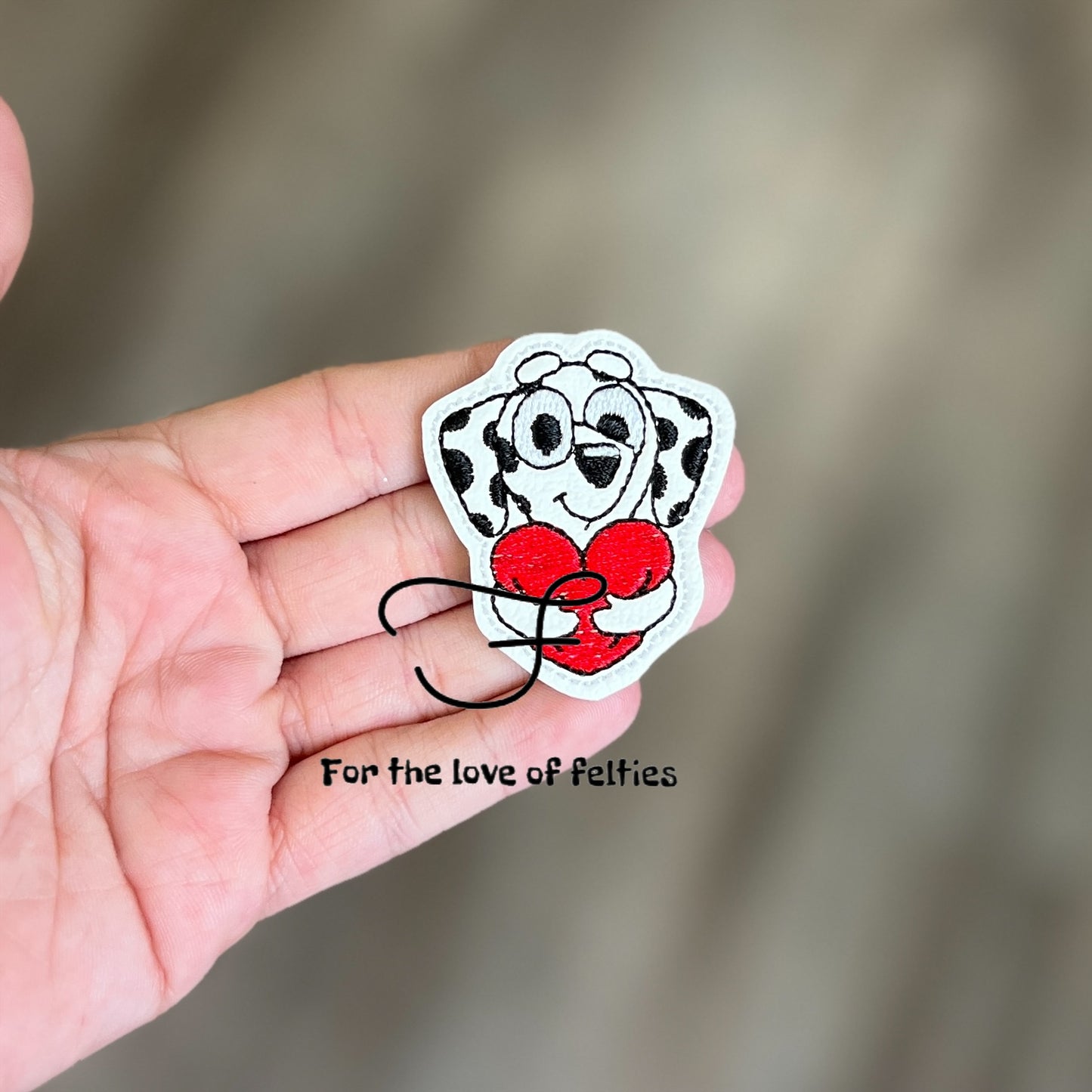 Chloe Pocket Hug Feltie