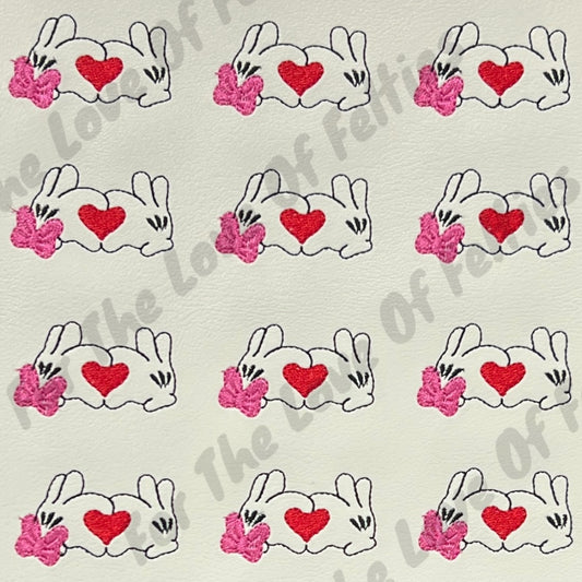 Mouse Hand Heart Feltie