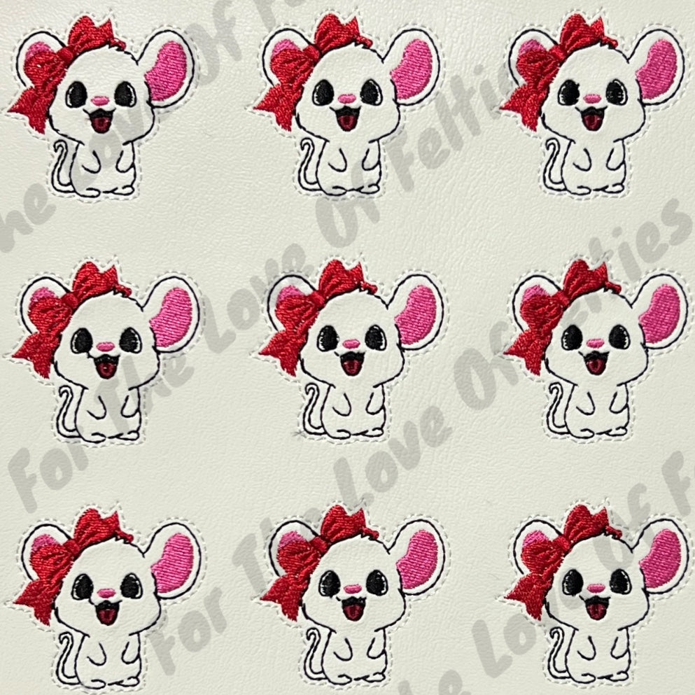 White Christmas Mouse Feltie