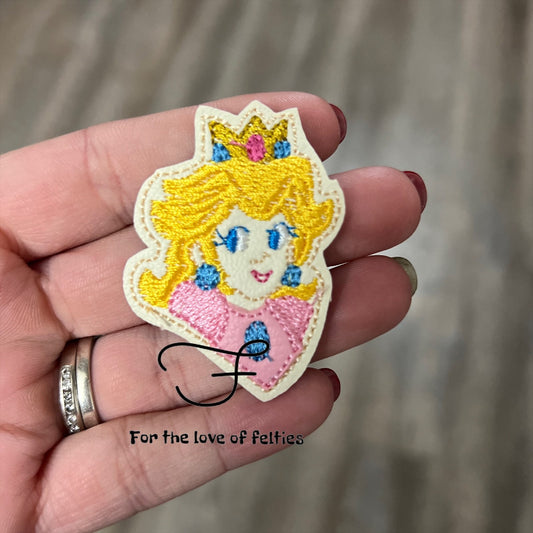 Princess Peach Feltie