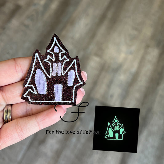 Haunted House Glow In The Dark Feltie
